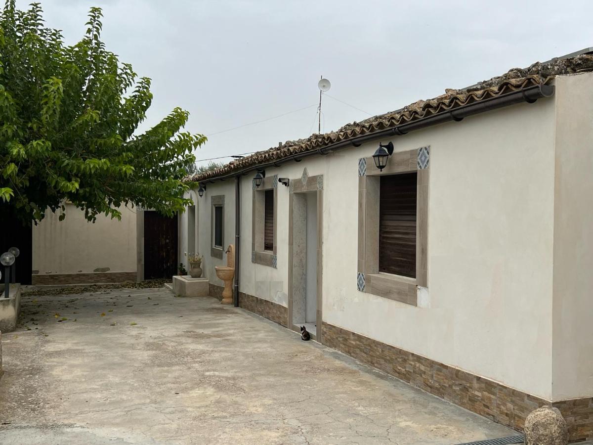 Casa Di Mirto Bed & Breakfast Chiaramonte Gulfi Dış mekan fotoğraf